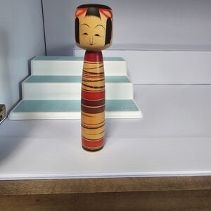 Vintage Japanese kokeshi doll 7.5" tall